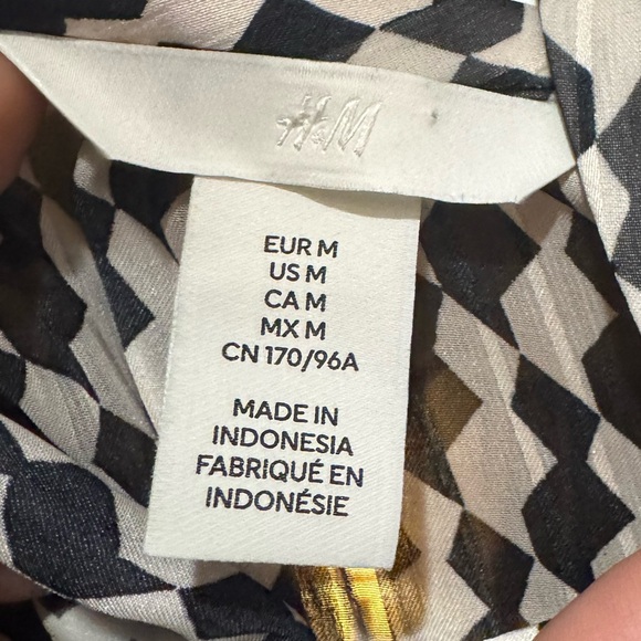 H&M Monochrome Patterned Men's Dress Shirt - Picture 3 of 5